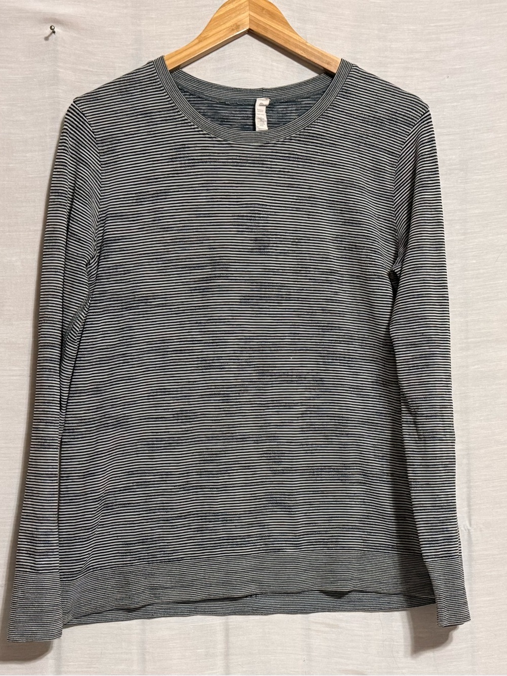 Lululemon Swiftly Tech Long Sleeve Shirt Size 8 Black Gray Stripe Running